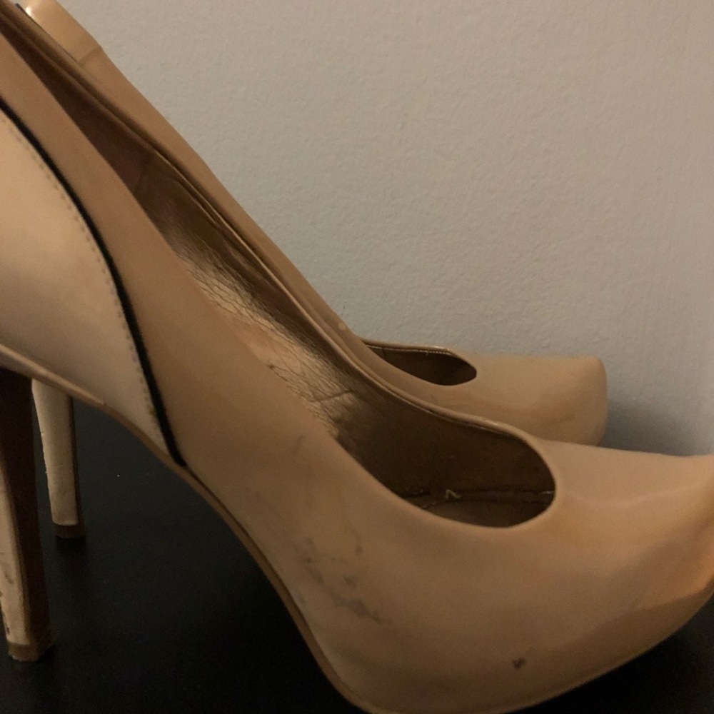 BCBG women’s shoes